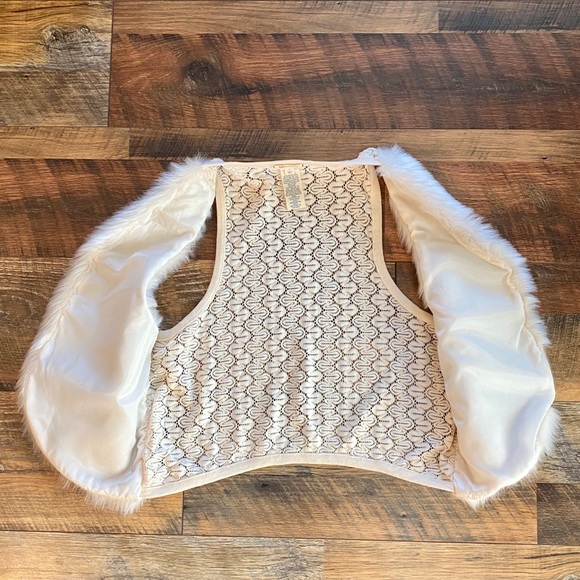 OLSENBOYE Furry Vest with Crochet Back - Picture 4 of 6